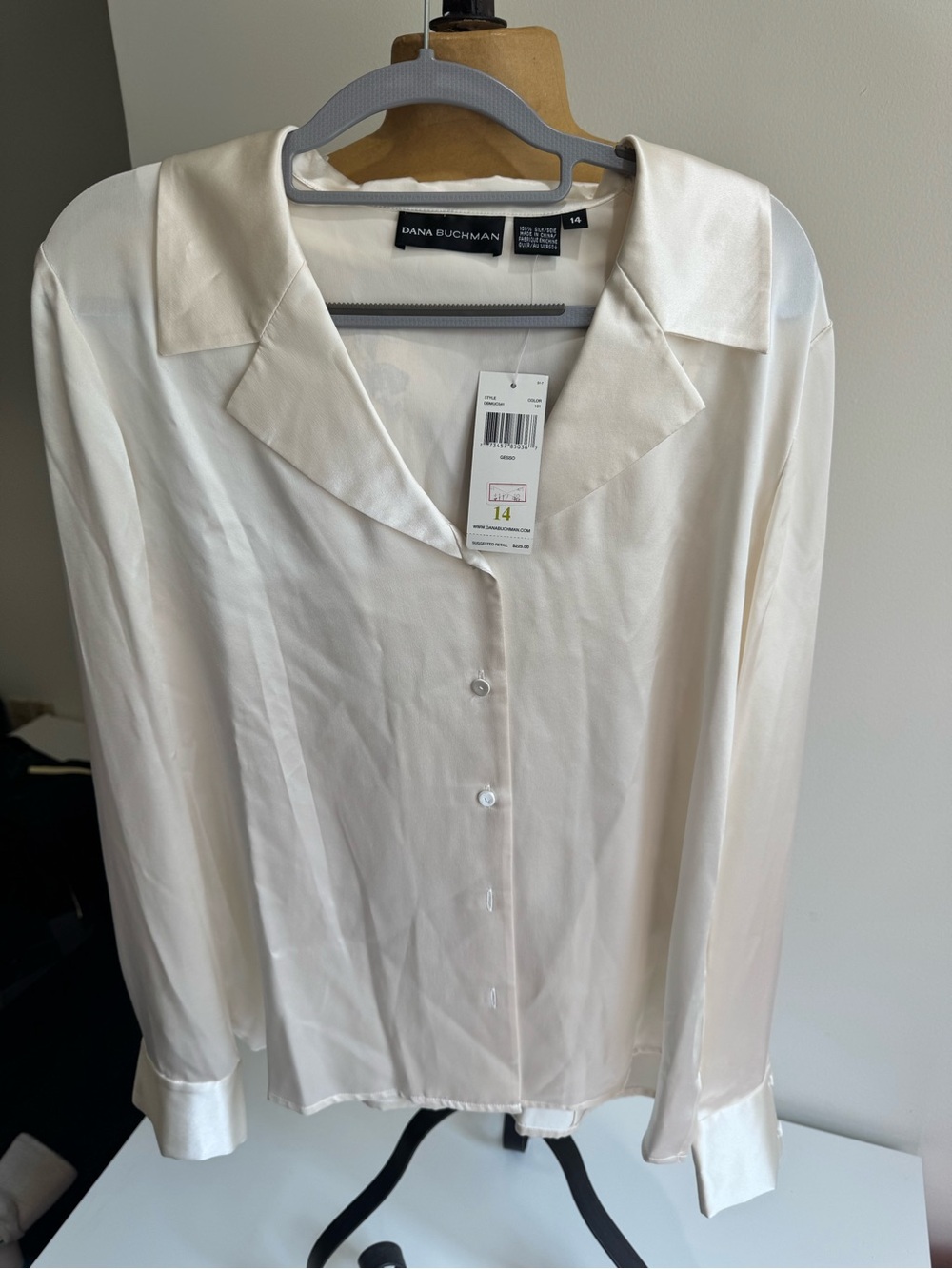 Dana Buchman 100% Silk Cream Button-Down Blouse NWT